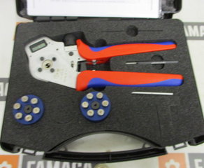 Цифровой обжимной инструмент
digitale Crimpzange mittel Intercontec (brand of TE Connectivity)